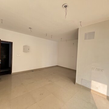 Room in 3 BHK Apartment at Mascot Patel Neotown, Amrapali Dream Valley – for Rent