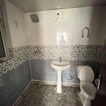 Bathroom in 3 BHK Apartment at Mascot Patel Neotown, Amrapali Dream Valley – for Rent