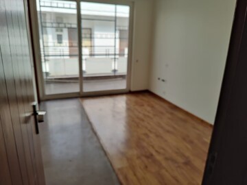 Room in 4 BHK Builder Floor at Ansal Sushant Lok I, Sector 43 – for Rent