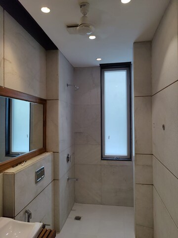 Building Lobby in 4 BHK Builder Floor at Ansal Sushant Lok I, Sector 43 – for Rent