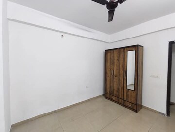 Room in 2 BHK Apartment at Sector 16b Greater Noida – for Sale
