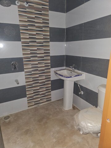 Attached Bathroom in 2 BHK Apartment at Kharar – for Rent
