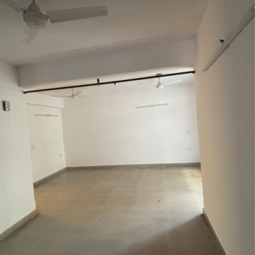 Room in 3 BHK Apartment at Ramprastha Zen Spire, Vaishali Extension – for Rent