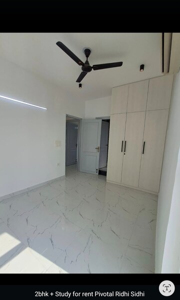 Room in 3 BHK Apartment at Ramprastha Primera, Sector 37d – for Rent