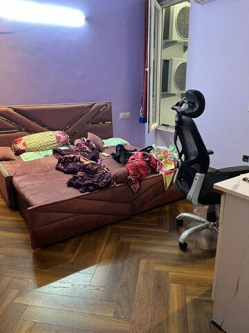 Living Room in 4 BHK Builder Floor at Ansal Sushant Lok I, Sector 43 – for Rent