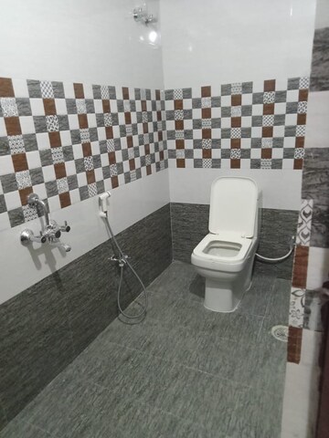 Master Bedroom in 2 BHK Apartment at Begumpet – for Rent