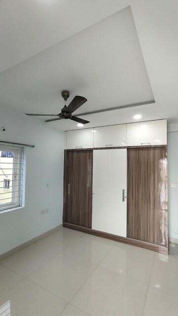 Room in 3 BHK Apartment at Begumpet – for Rent