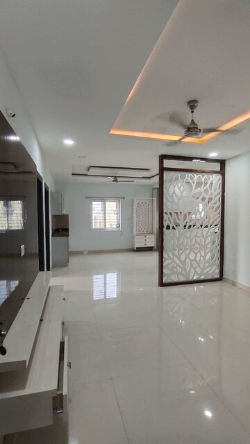 Room in 3 BHK Apartment at Begumpet – for Rent