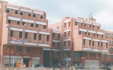 Shop For Sale in Sector 18