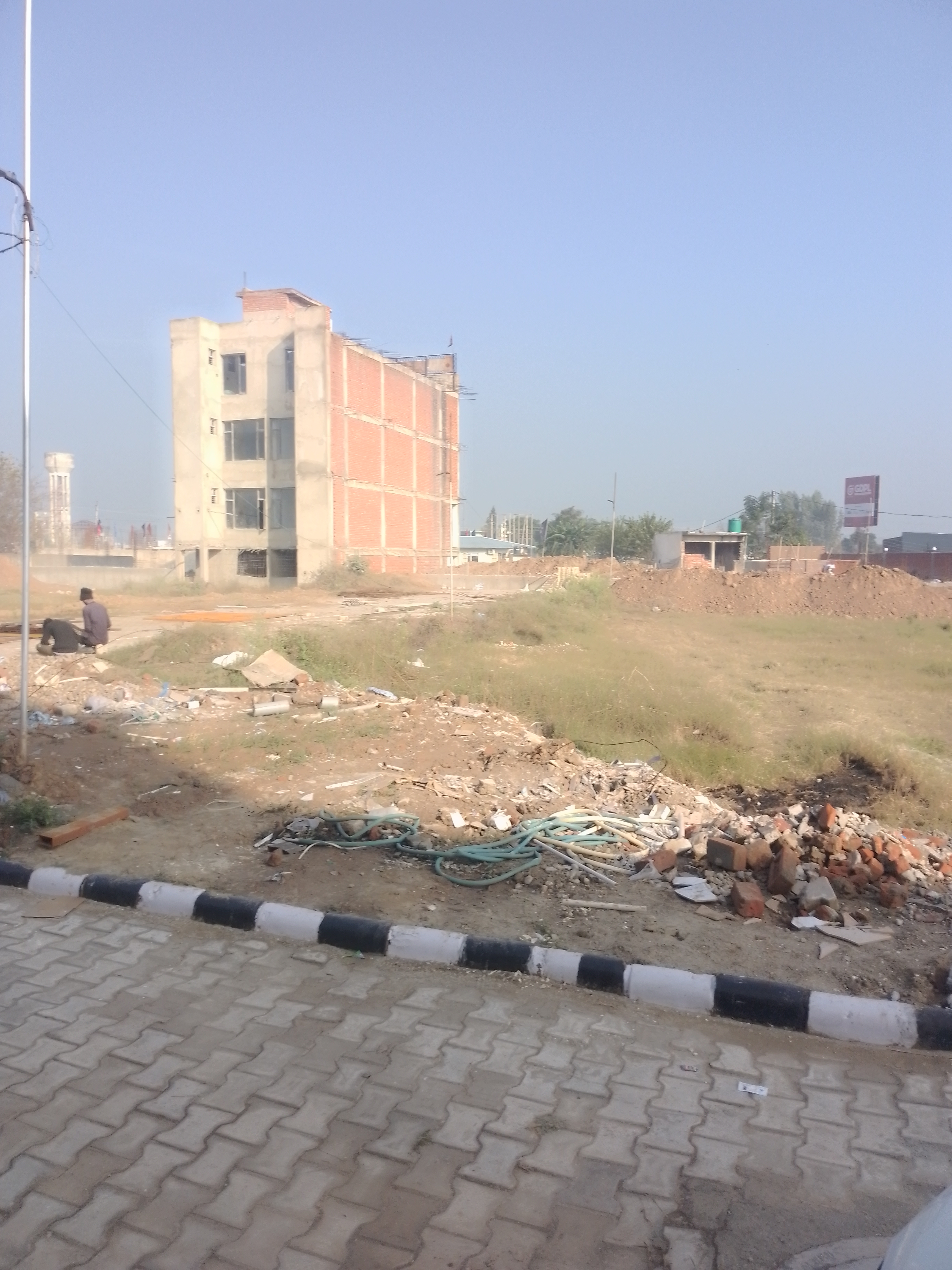 Plot For Sale in Real Estate Advisor 