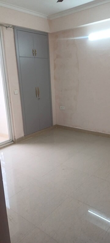 Room in 3 BHK Apartment at Supertech Ecovillage I, Sector 1 Greater Noida – for Sale