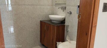 Attached Bathroom in 3 BHK Builder Floor at Bansal Homes, Green Fields Colony – for Sale
