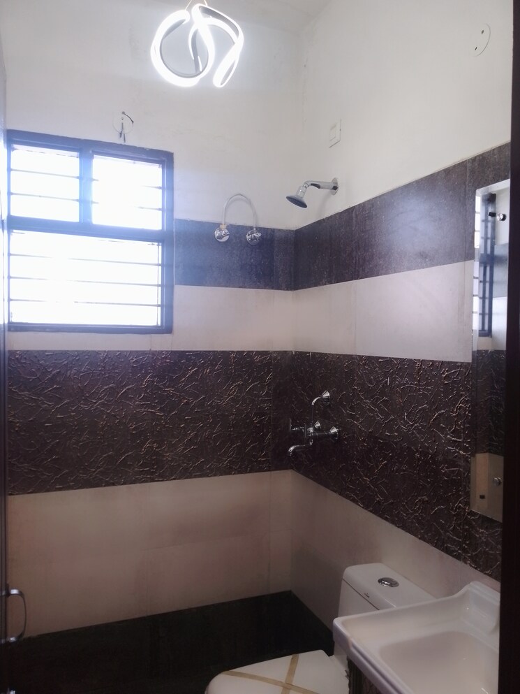 Bathroom, kharar kurali highway 2 Bedroom 100 Sq.Yd. Apartment In KharaR Kurali Highway Mohali 8036118