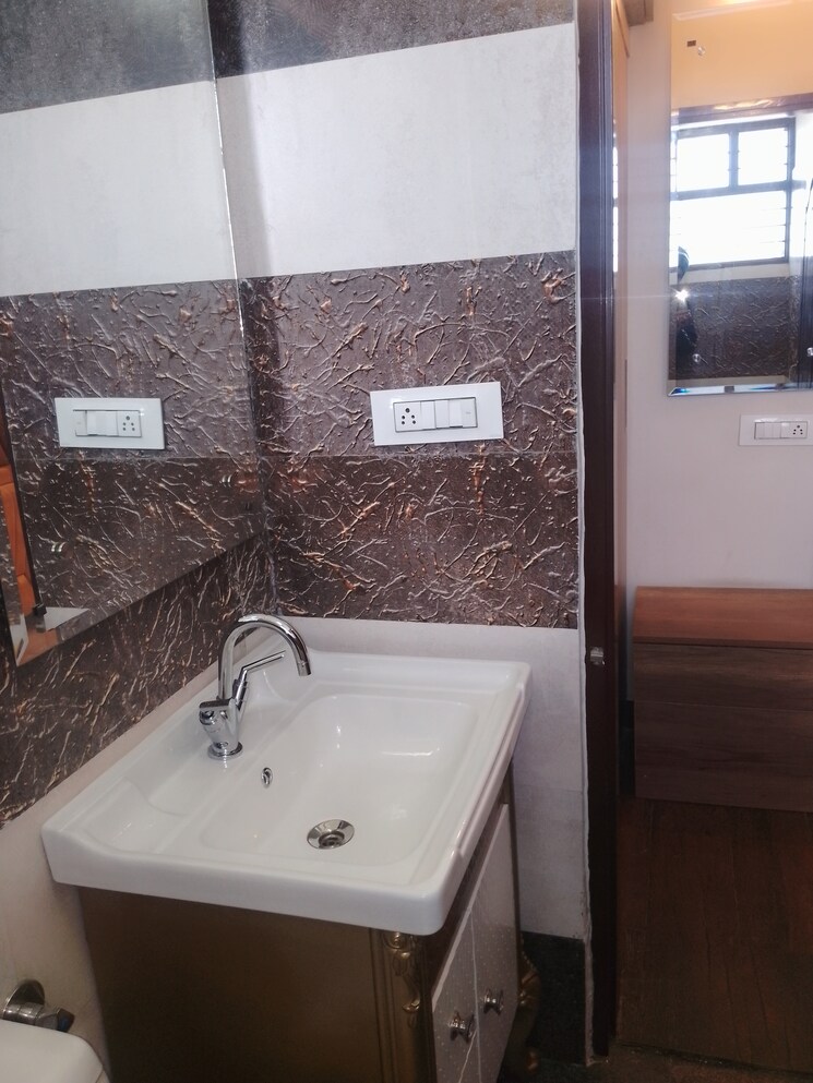 Bathroom, kharar kurali highway 2 Bedroom 100 Sq.Yd. Apartment In KharaR Kurali Highway Mohali 8036118
