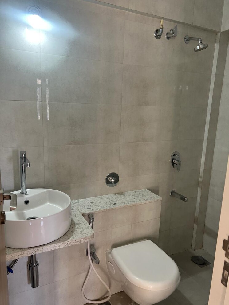 Bathroom, sugee-atharva 2 Bedroom 590 Sq.Ft. Apartment In Prabhadevi Mumbai 8036119