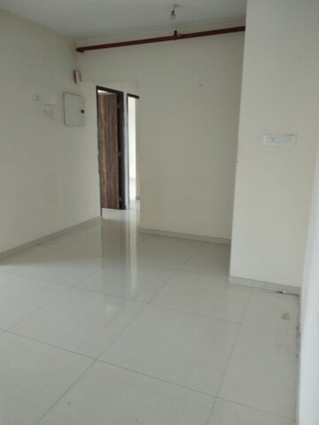 Room in 3 BHK Apartment at Chandak Stella, Goregaon West – for Rent