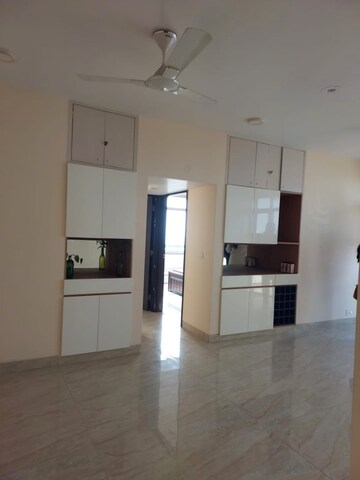 Room in 3 BHK Apartment at Ansal Sushant Estate, Sector 52 – for Rent
