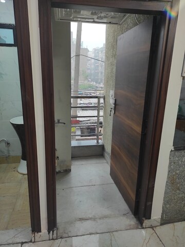 Balcony in 1 RK Independent House at Unitech Arcadia, South City 2 – for Rent