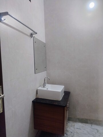 Furnished Amenities in 3 BHK Builder Floor at Sector 40 – for Rent