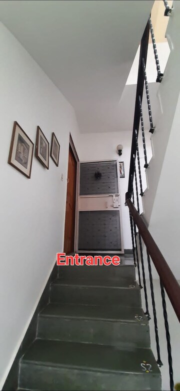 Furnished Amenities in 3 BHK Builder Floor at Unitech South City II, Sector 50 – for Rent
