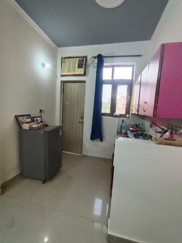 Room in 1 RK Builder Floor at Unitech Arcadia, South City 2 – for Rent
