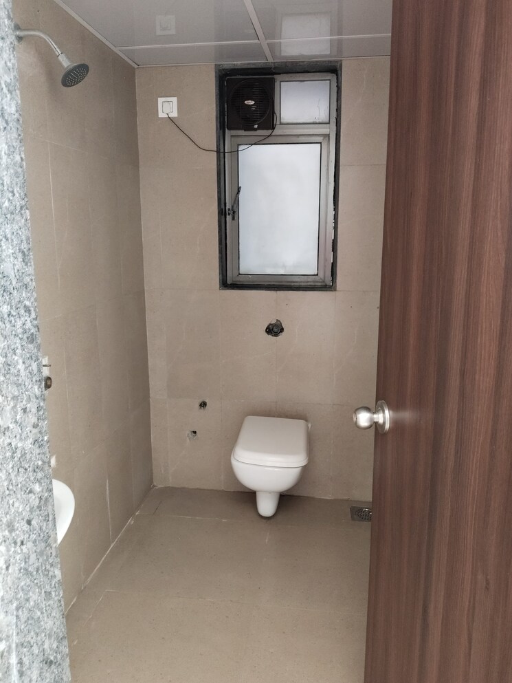 Bathroom, runwal-eirene-part-1 2 Bedroom 644 Sq.Ft. Apartment In Balkum Pada Thane 8036357