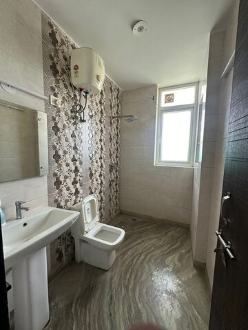 Bathroom in 3 BHK Builder Floor at Unitech South City II, Sector 50 – for Rent