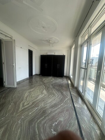 Building Lobby in 3 BHK Builder Floor at Unitech South City II, Sector 50 – for Rent
