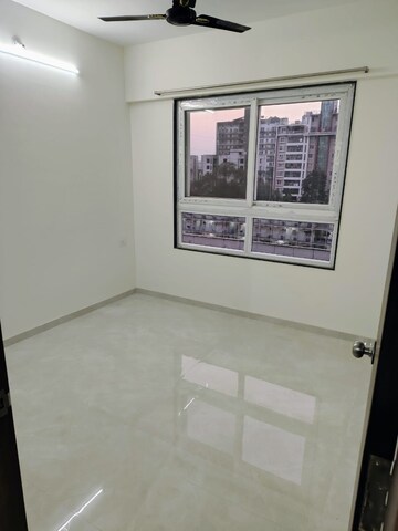 Room in 3 BHK Apartment at Park Express, Baner – for Rent