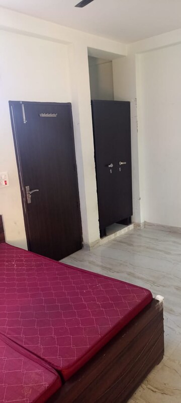Room in 1 RK Independent House at Unitech Arcadia, South City 2 – for Rent