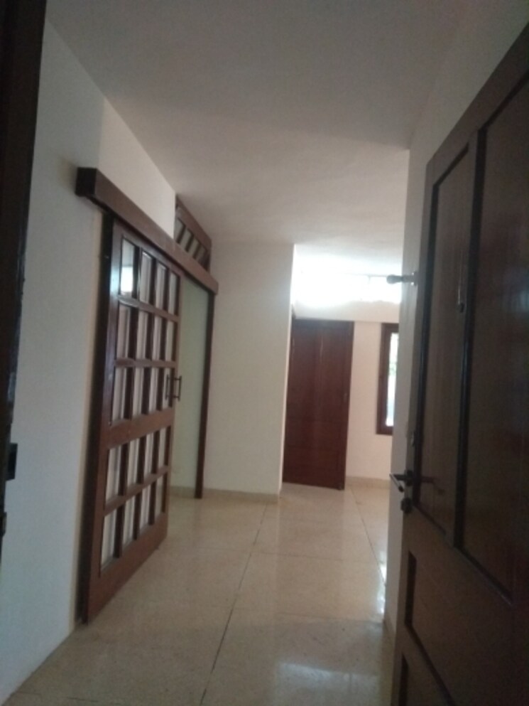 Master Bedroom, maharani bagh 6+ Bedroom 1850 Sq.Yd. Independent House In Maharani Bagh Delhi 8036534