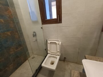 Attached Bathroom in 3 BHK Apartment at DLF Atria, Dlf Phase ii – for Rent