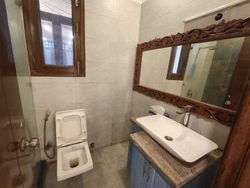 Attached Bathroom in 3 BHK Apartment at DLF Atria, Dlf Phase ii – for Rent