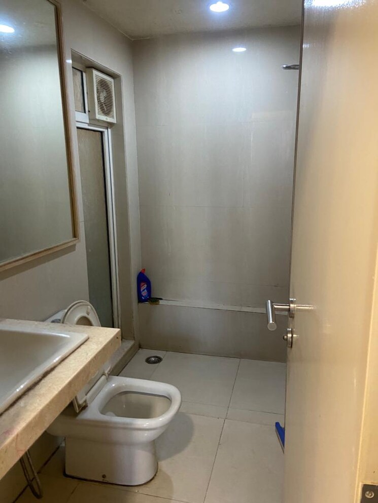 Bathroom, hiranandani-astra 2 Bedroom 950 Sq.Ft. Apartment In Ghodbunder Road Thane 8036575