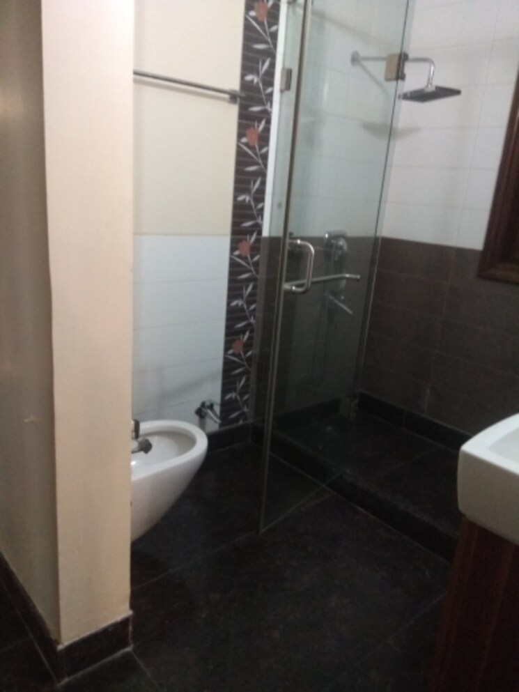 undefined, maharani bagh 6 Bedroom 1080 Sq.Yd. Independent House In Maharani Bagh Delhi 8036584