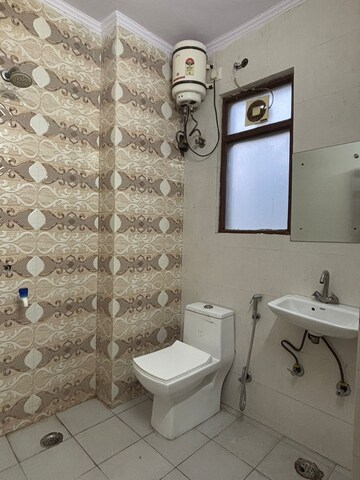 Bathroom in 1 RK Builder Floor at Ansal Sushant Lok I, Sector 43 – for Rent