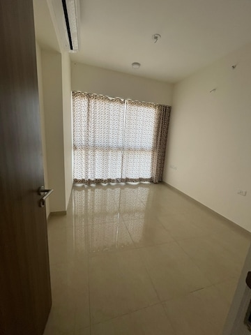 Room in 3 BHK Apartment at LnT Realty Crescent Bay, Parel – for Sale