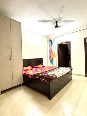 Bedroom in 1 RK Builder Floor at Ansal Sushant Lok I, Sector 43 – for Rent