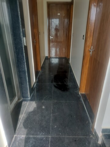 Building Lobby in 1 BHK Builder Floor at Sector 52 – for Rent