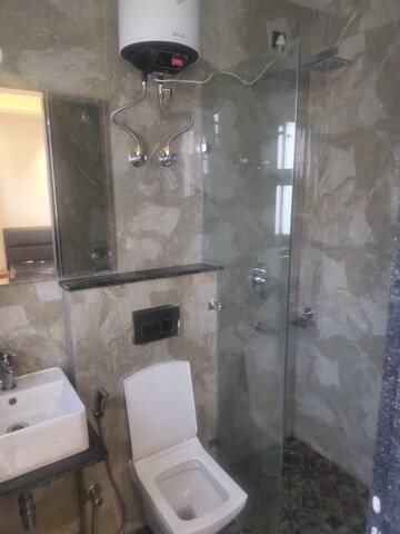 Bathroom in 1 BHK Builder Floor at Sector 52 – for Rent