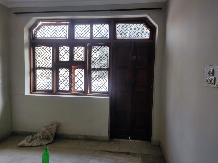 Room, sector 7 3 Bedroom 1200 Sq.Ft. Independent House In Sector 7 Gurgaon 8036724