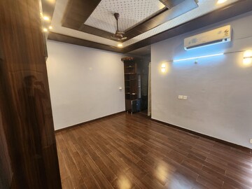 Room in 3 BHK Apartment at Ansal API Palm Floors, Sushant Golf City – for Rent