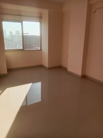 Room in 3 BHK Apartment at Samriddhi Seven Heaven, Ranibagh – for Rent