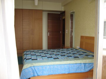 Bedroom in 4 BHK Apartment at Raheja Imperia, Worli – for Sale