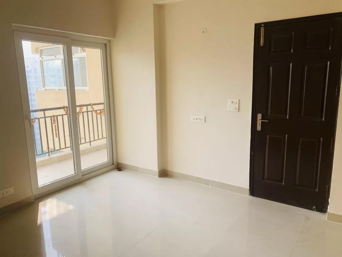 2 BHK + Servant Room Apartment For Sale in Gardenia Golf City