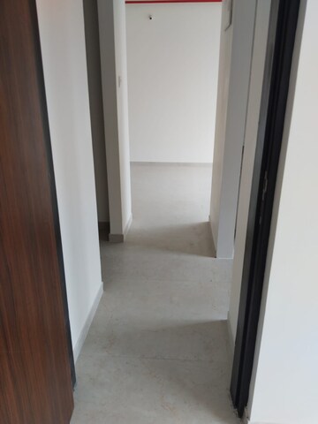Room in 1 BHK Apartment at Dosti Oro 67, Kandivali West – for Rent