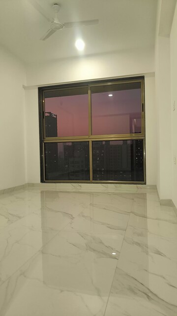 Room in 3 BHK Apartment at Rodium Xline, Kandivali West – for Rent