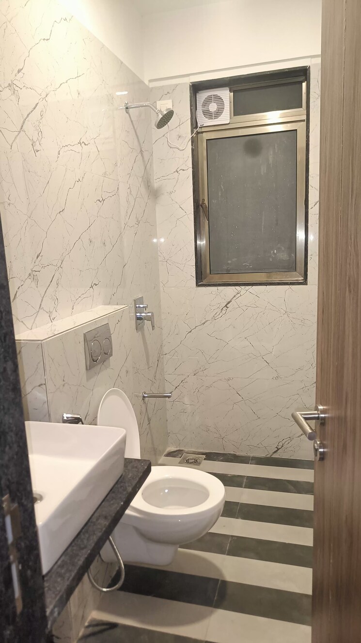 Bathroom, rodium-xline 3 Bedroom 831 Sq.Ft. Apartment In Kandivali West Mumbai 8036843