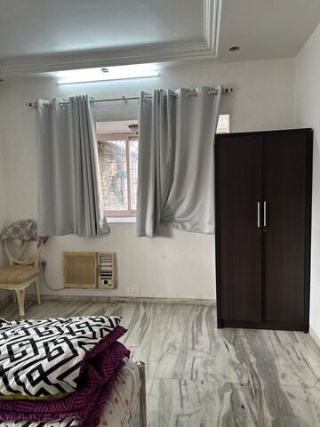 Bedroom in 3 BHK Apartment at Juhu – for Rent