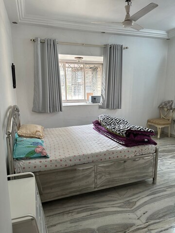 Bedroom in 3 BHK Apartment at Juhu – for Rent